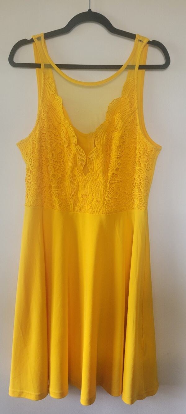Womens Yellow Sleeveless Dress Deep V Large Lace Fairy Flowy Romantic Formal NWT